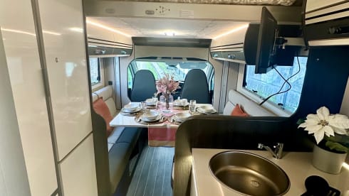 Mobilhome Op Sjok – Familievriendelijke Mobilhome – RollerTeam 274 TL Ruim Comfortabel (4p)