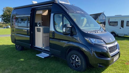 Robbie – 2024 Italian-style Giottiline 2/3 Berth Camper