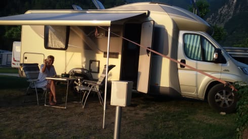 Vanity; chique met klasse. In stijl op reis! – Eitelkeit; schick mit klasse. Stilvoll reisen! 4 Schlafplätze!