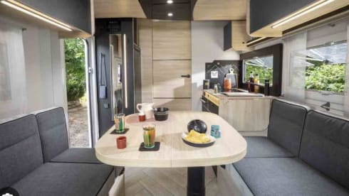 Bernard – 4p Chausson Etape Line 720 - experience freedom!