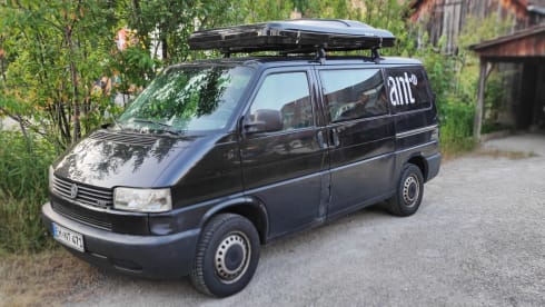 Vant – Cozy T4 with Primetech roof tent (optional)