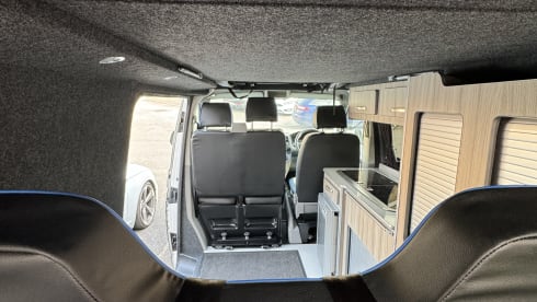 Otis – VW T5 campervan, 4 berth, off grid