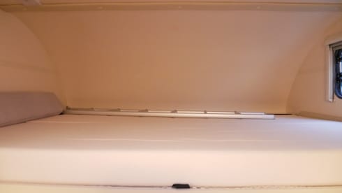 Ford CI Alcove, 6-Persons sitting / sleeping places!