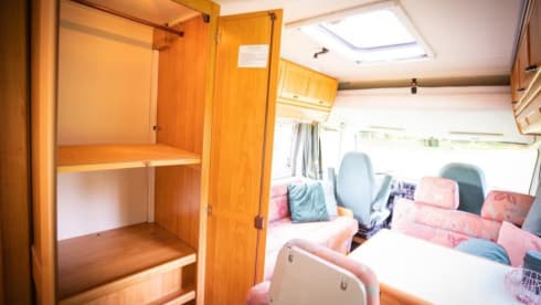 Early bird rate 2025 Lovely comfortable Hymer Camper   