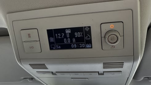 Compleet uitgerust met keuken, bustent & fietsenrek – 4p Volkswagen campervan from 2015