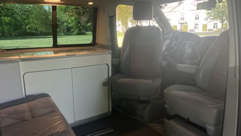  luxury VW California Edition car T5