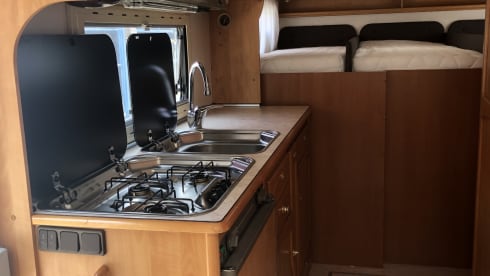 Unique 8 pers. camper with XXXL garage on C driving