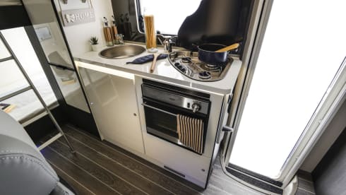 L2R – Voyager 2-6 berth, free WiFi & insurance 