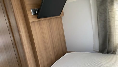 Adria – Adria 6701XL Plus coral 5 person camper