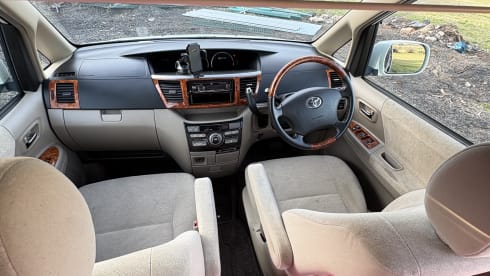 BONNIE  – Toyota campervan met 2 slaapplaatsen uit 2006