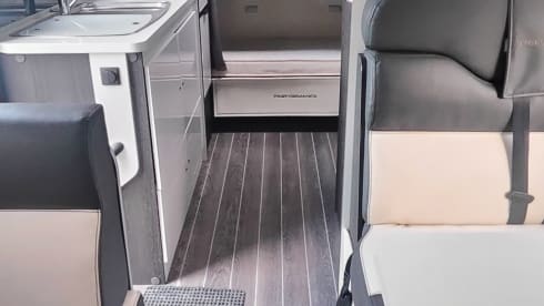 Kronos Camper – 7p Roller Team alcove from 2021