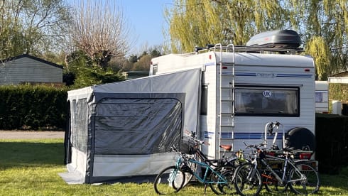 Big Bertha – 4 berth Mercedes-Benz semi-integrated from 1998