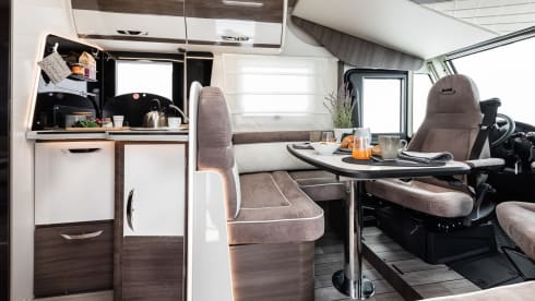 New Integral Camper / Automatic / 160 HP