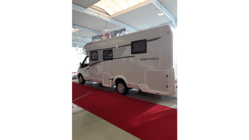 beautiful Half Integral Roller Team Zefiro for rent,