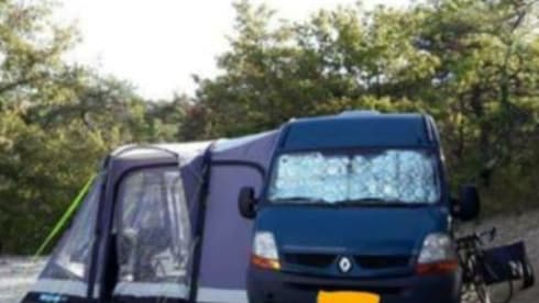 Zus – Hip camper van Zus. Very nicely decorated.