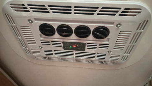 Nexxo T660 – 4p Bürstner semi-integrated uit 2007
