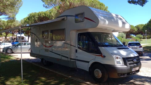 Very spacious family motorhome, 6 seats with belts