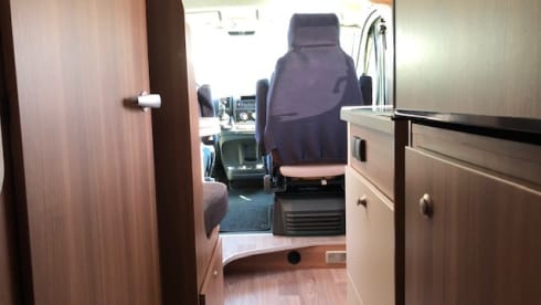 Weinsberg Carabus 601, 4 sleeping 4 seats, with awning.