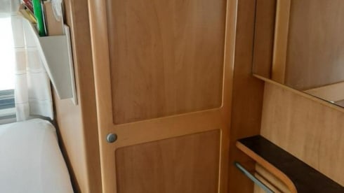 Hymer B654