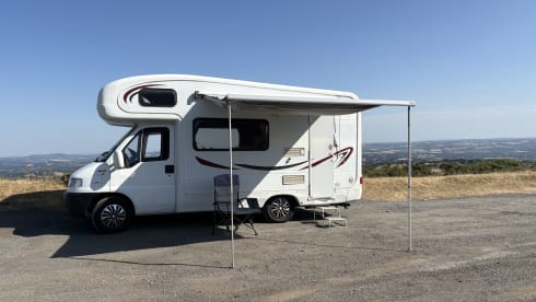 Wanderlust  – 4 berth Autotrail alcove from 2000