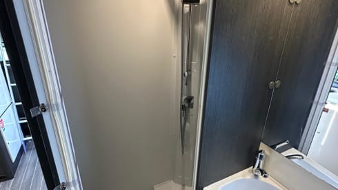 Wilderness – 6 berth Roller Team 690  Auto
