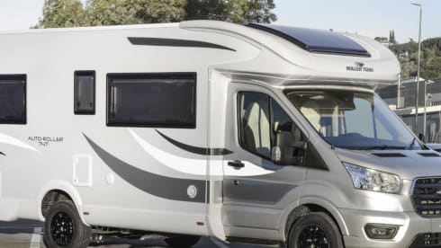 Phoenix – Phoenix 2027 6 berth 747 Auto Habitation Air con 