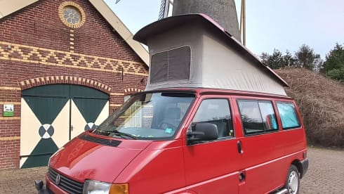Chilly – 6p Volkswagen Westfalia California campervan from 1992