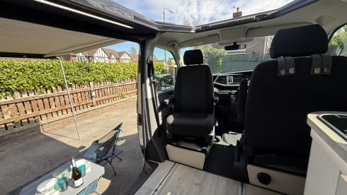 VW Campervan Auto with Hot Water 2021