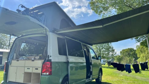 Ventje Avocado – Guy Avocado '24; 4p Volkswagen camper van from 2024