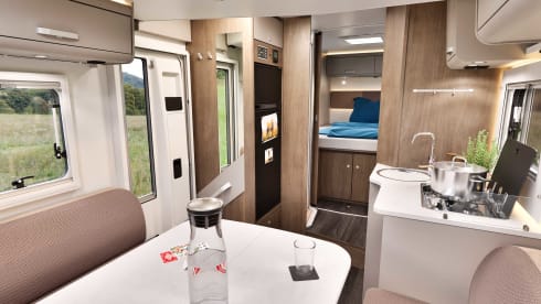 Carado T459 Automaat – Experience the freedom! Very spacious luxury - Queen bed - separate shower