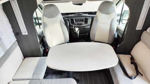 Bavarian Camper 2 – 5 people and still under 7m - the kronos 285TL.