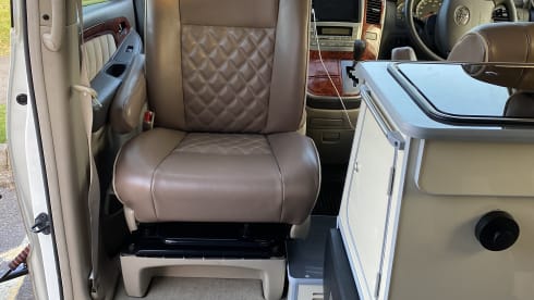 3 berth Toyota Alphard campervan. **INSURANCE INCLUDED**