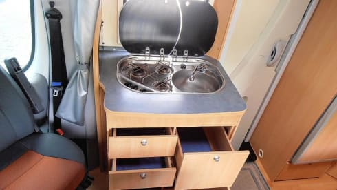 Madelief – Semi-integrated Adria Sport - Bronckhorst Campers