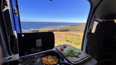 Ronnie – Fully Off-Grid Mercedes Heating & shower/Toilet (Insurance Included)