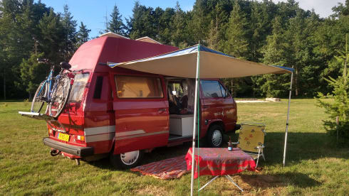 Humpie – 4p Volkswagen campervan from 1987