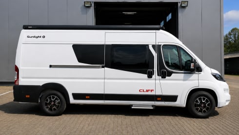 V-type – Sunlight buscamper compact met lengtebedden