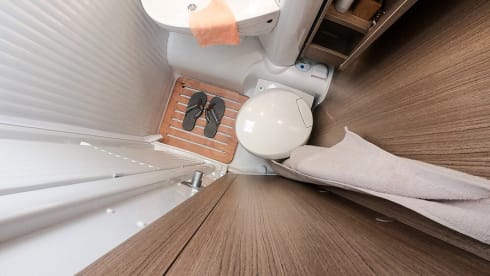 Carado V337 – Experience the freedom! (built in 2021) Compact and luxurious with all options and 2 beds