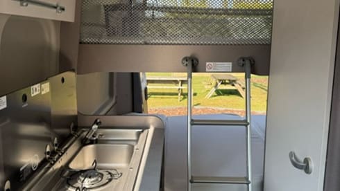 BB KING – Young Fiat Ducato (2 or 4 persons) with bicycle carrier