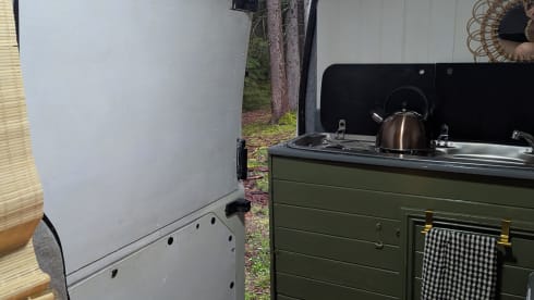 Honkey Tonk ✨ – Campervan Ford a 2 posti letto dal 2026