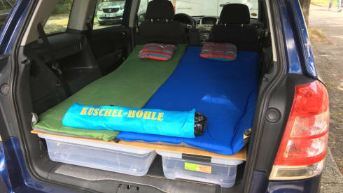 Opel Zafira – Camping pour deux personnes