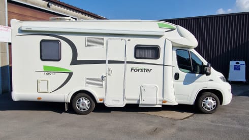 FORSTER – 4p Eura Mobil semi-integrated uit 2015