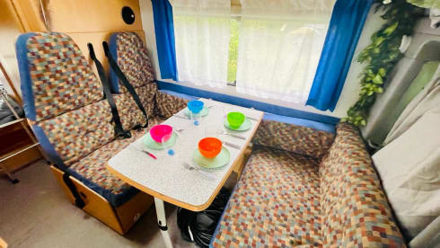 🌟 4p family camper with bunk beds and full of options🌟 . Freedom on wheels!