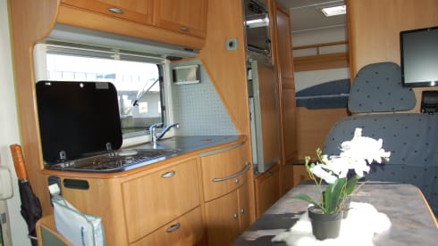 Macarena – Camper with many extras, integral