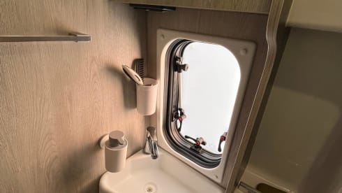 Roller Team Livingstone Duo – New spacious 2p camper  