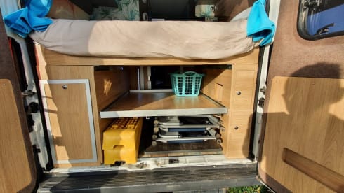 Cozy, very complete bus camper