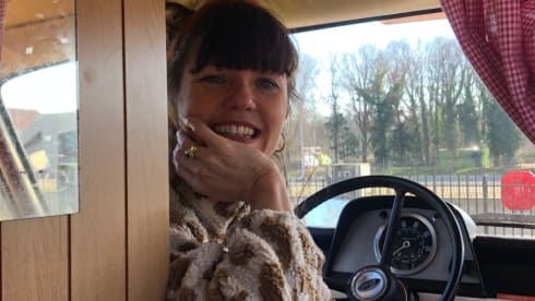 Tijdelijk onbruikbaar: Lady in Red – Nostalgic on the road