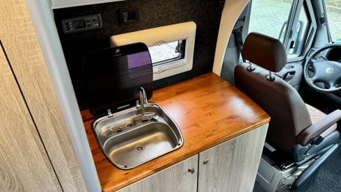 Joy Ride – 2p Volkswagen Crafter from 2010