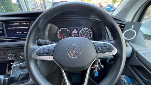 Bobella – 2021 - Luxury - Volkswagen LWB Automatic Camper-Van 