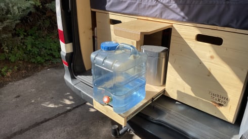 Franz Ferdinand – Beautiful compact 4x4 Camper