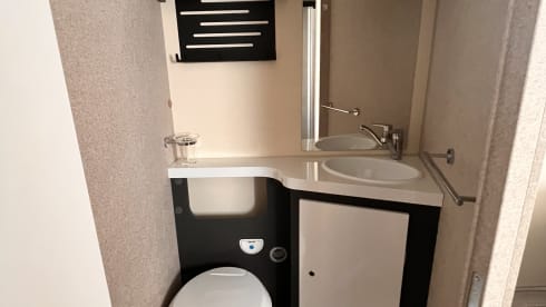 Stefanjavb001 – 5p Ford semi-integrated uit 2025